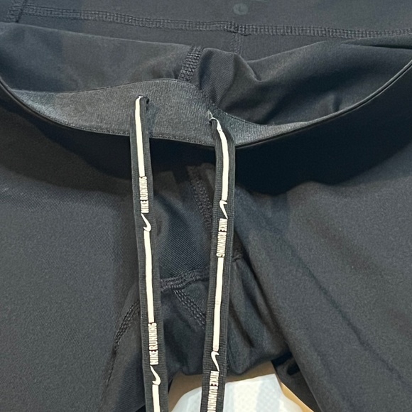 Nike Running Dri-Fit Woman's Leggings Large Black Crop Capri - Picture 3 of 15